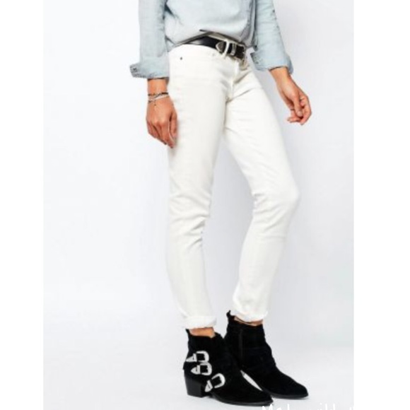 Levi’s Women’s 711 Skinny in white-NWT - Picture 1 of 9